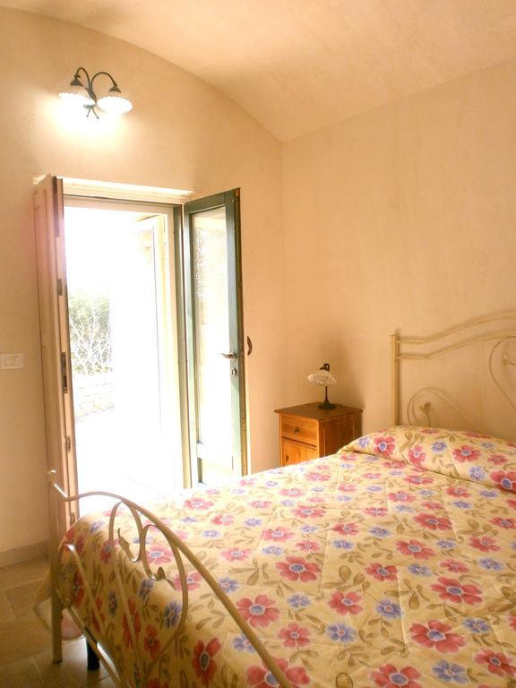 Trullo Villa Giuliana Con Giardino Posizione Panoramica Free Wifi Ostuni Room photo