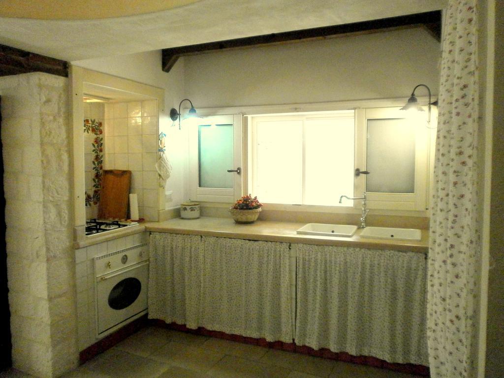 Trullo Villa Giuliana Con Giardino Posizione Panoramica Free Wifi Ostuni Room photo
